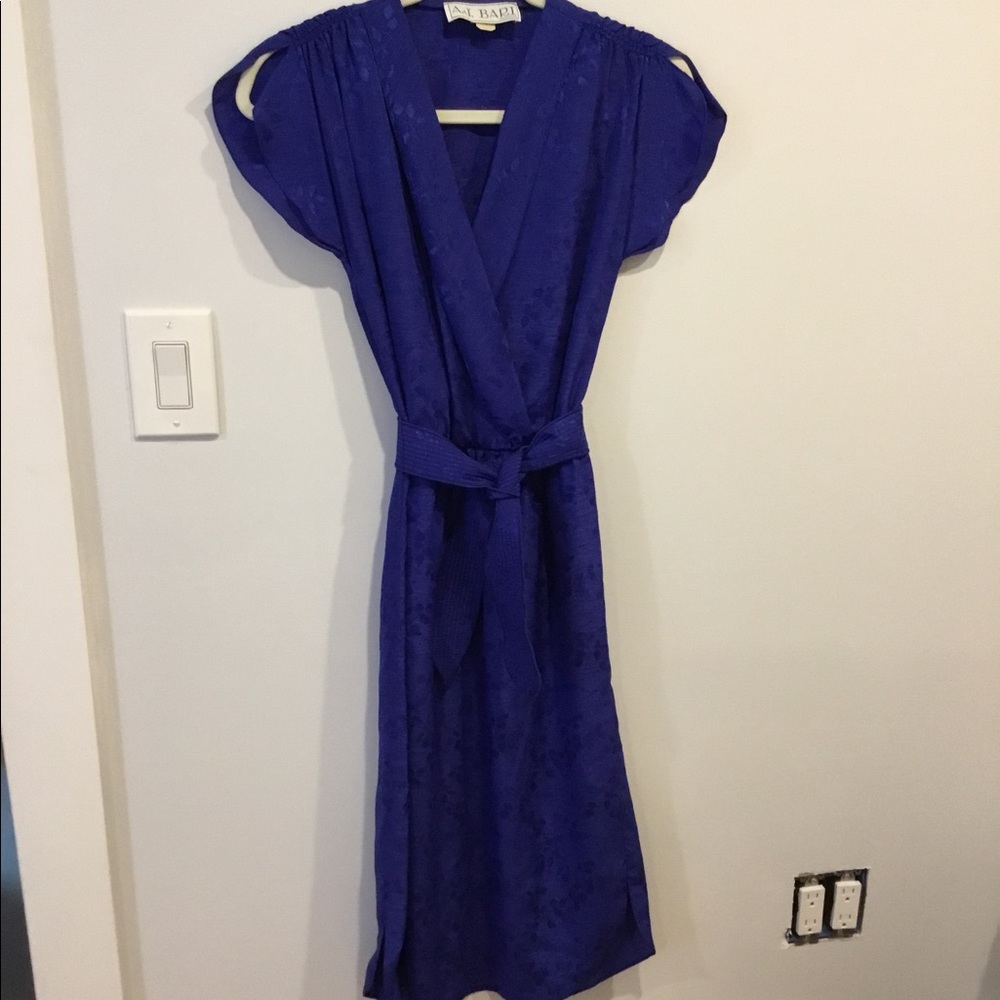 Silk dress with cap sleeve and tie